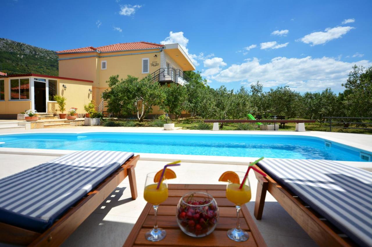 Villa Oliva Kastela Bagian luar foto