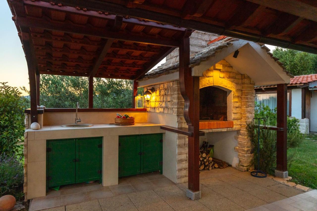 Villa Oliva Kastela Bagian luar foto